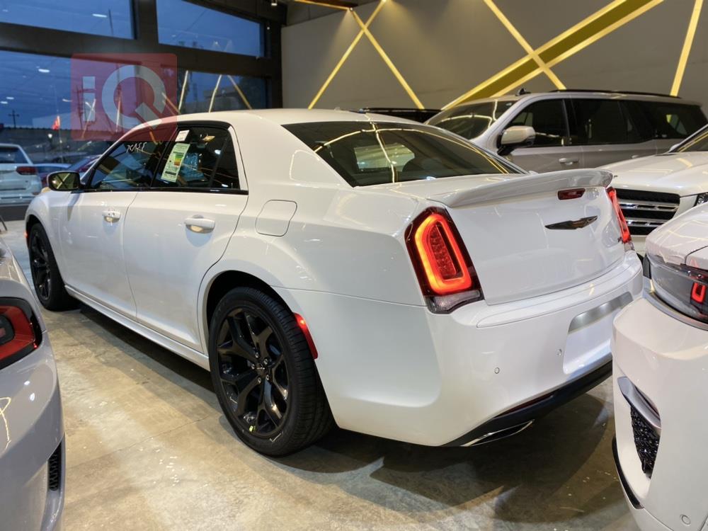 كرايسلر 300